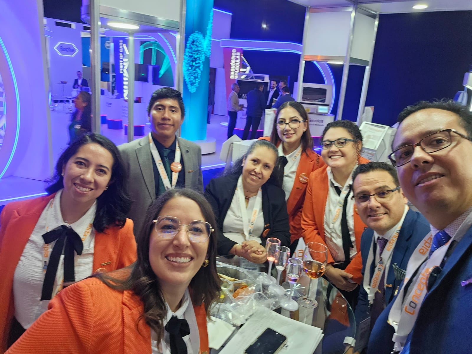 Equipo de BCR SMART en una exposicion de tecnologia